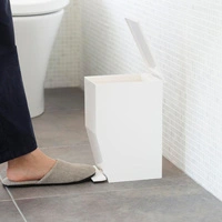 Kosz na śmieci Yamazaki Sanitary Step Trash Can biały 4L