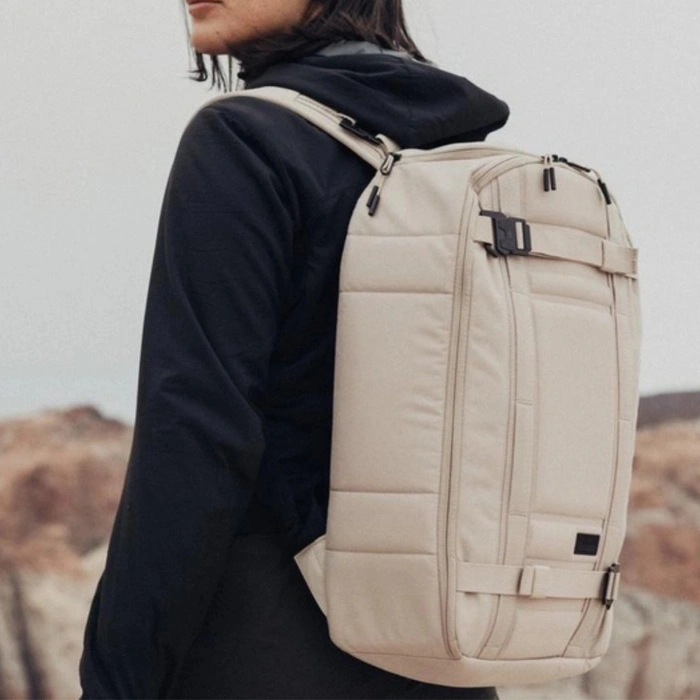 Plecak unisex Db Bags Db The Ramverk 26L miejski sportowy na laptopa beżowy